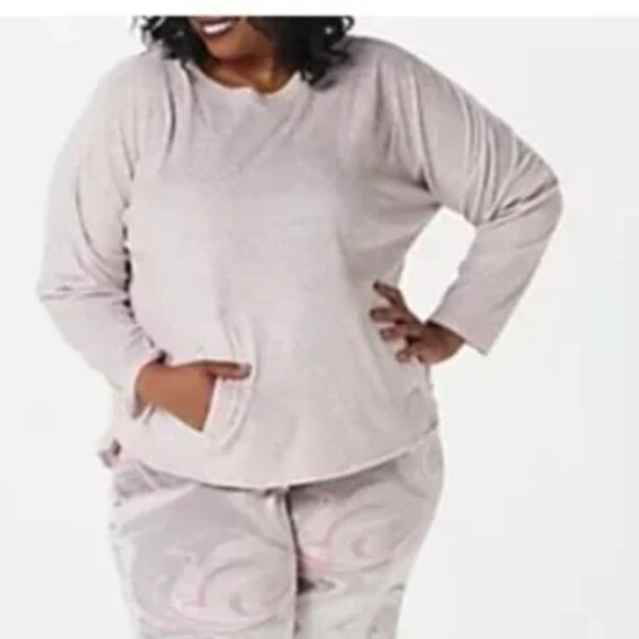 Cuddl Duds Plus Size Light Pink Ultra Plush Velvet Fleece Pullover - Picture 1 of 8